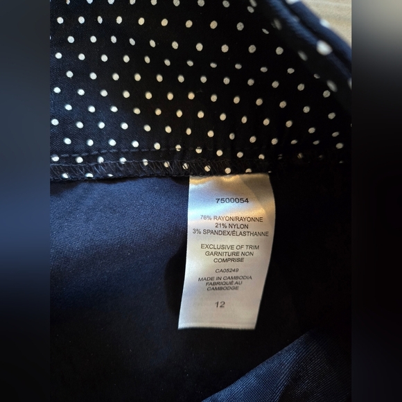 S.C.&Co. | Black Polka Dot Capris, Size 12 - Picture 4 of 9